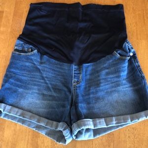 Maternity shorts